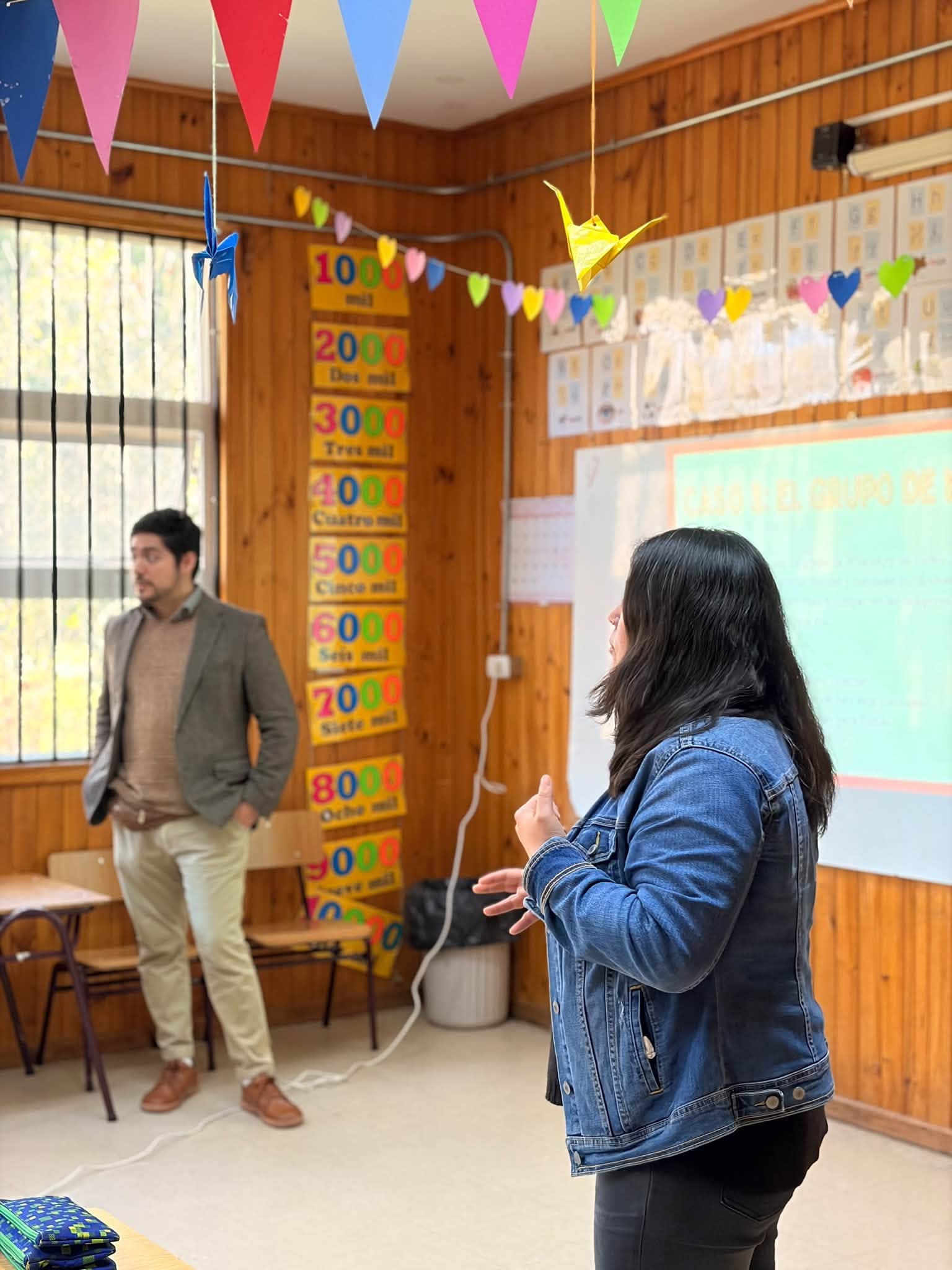 Equipo de convivencia presenta un taller de buen trato a estudiantes de 4° básico